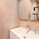 Ereva Seaside 1 Bedroom Modern アパート *