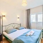 Ereva Seaside 1 Bedroom Modern アパート