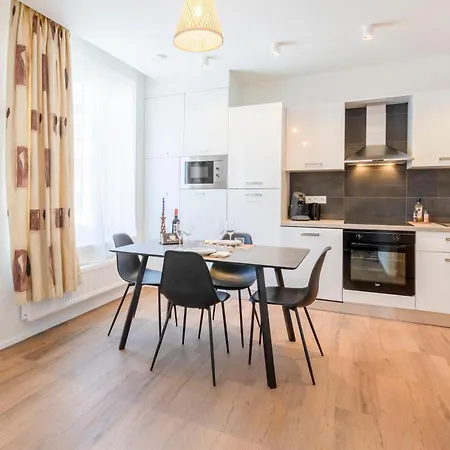 アパート Ereva Seaside 1 Bedroom Modern