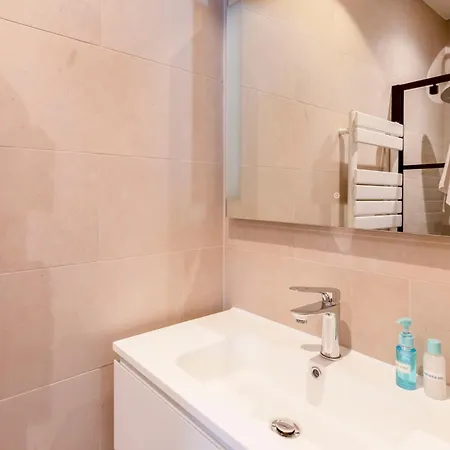 Ereva Seaside 1 Bedroom Modern Διαμέρισμα *
